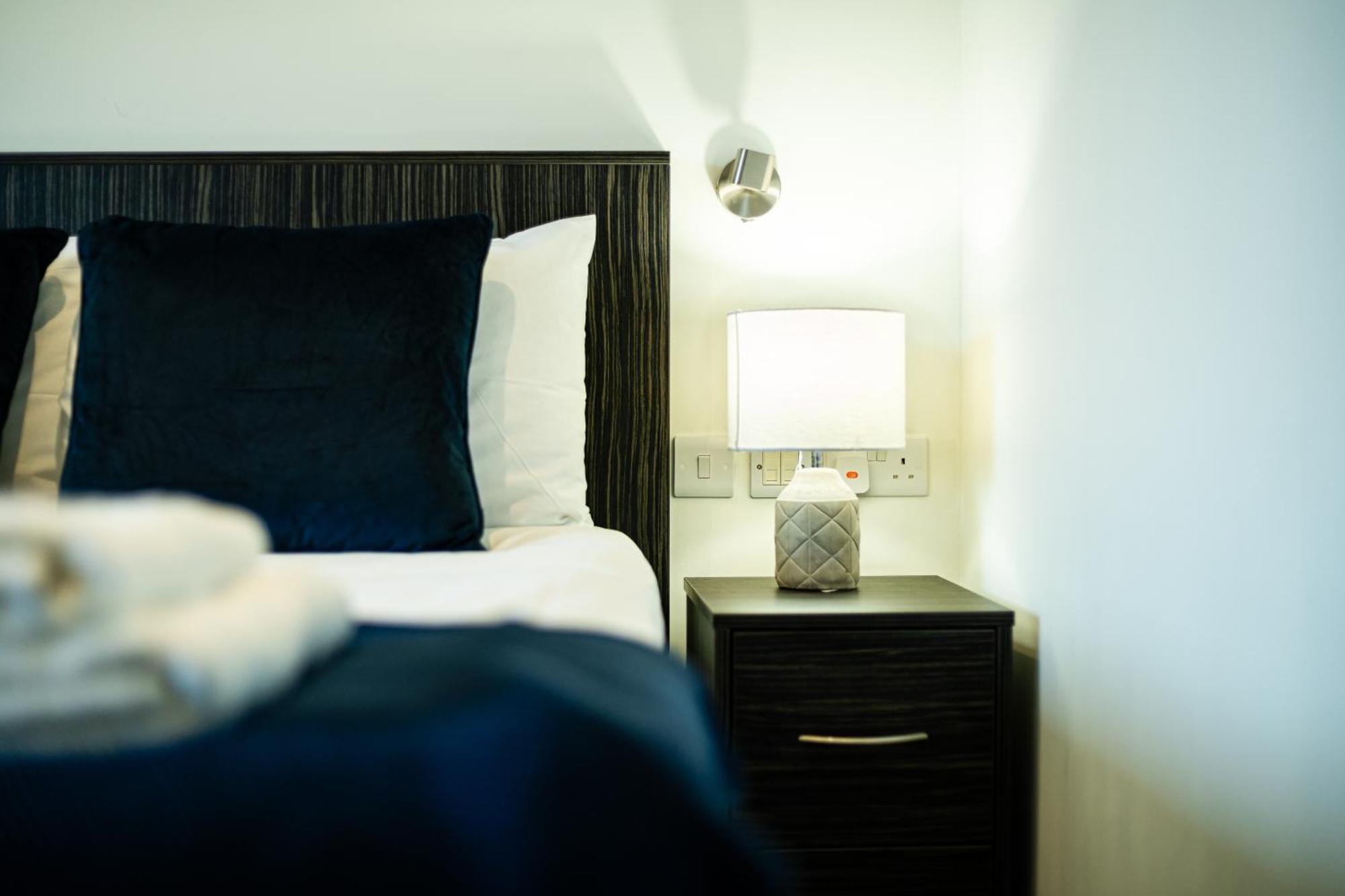 Elegant Luxe Penthouse In Whitechapel Apartment *